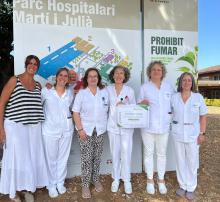 Membres de la Comissió Parc Lliure de Fum amb el diploma acreditatiu