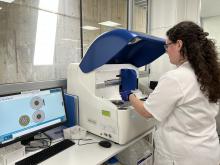 Professional al laboratori clínic territorial
