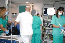 Realització d'una endoscòpia a un pacient a l'Hospital Santa Caterina