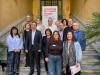 Representants de les persones amb un problema de salut mental, entitats i administració a les escales del pati de les Magnòlies